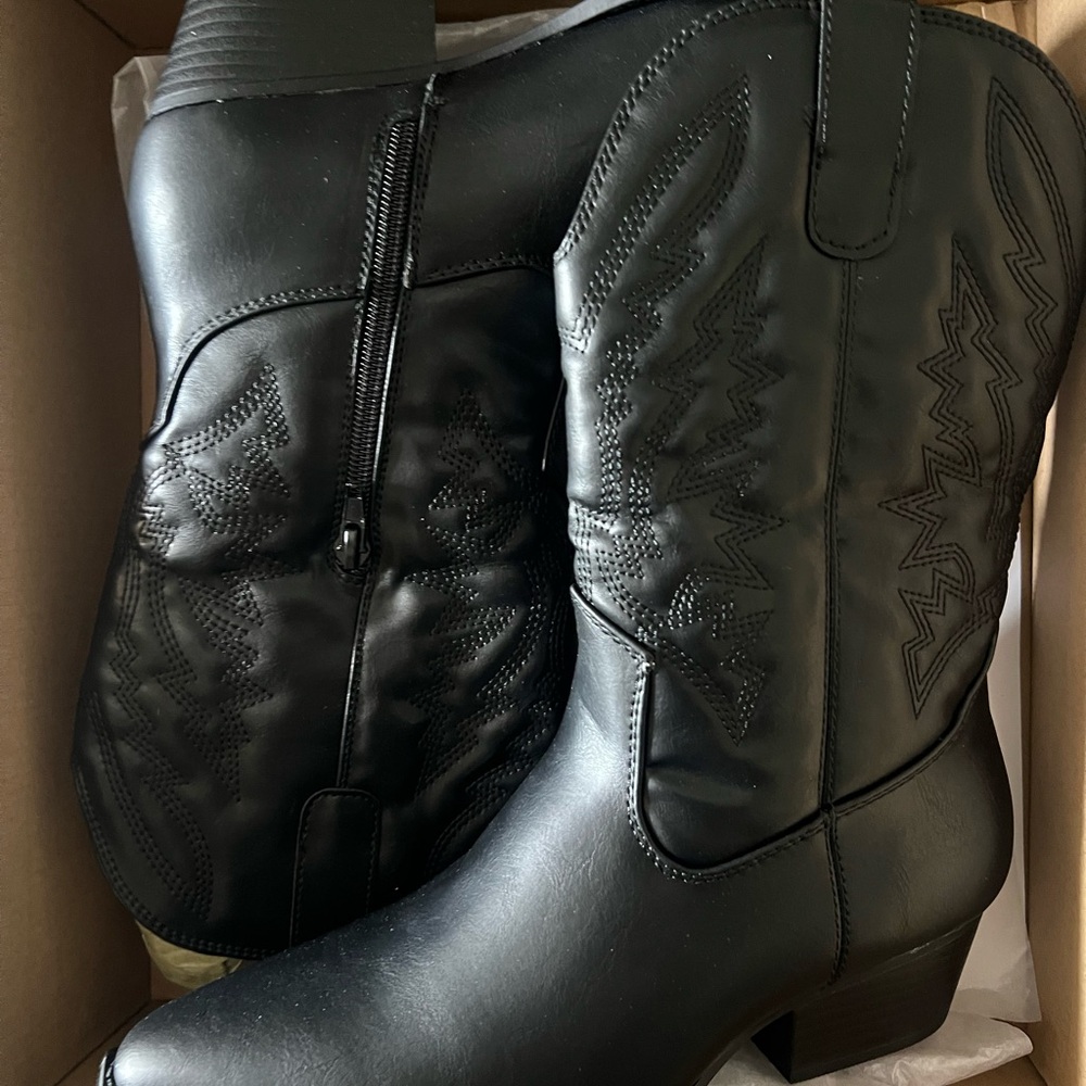 WESTERN STYLE boots - women’s size 7 mid calf riding style boot by Portland Co